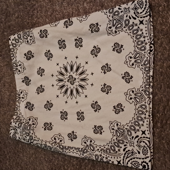 *3 for $15* Forever 21 Mini Patterned Skirt - Picture 3 of 3